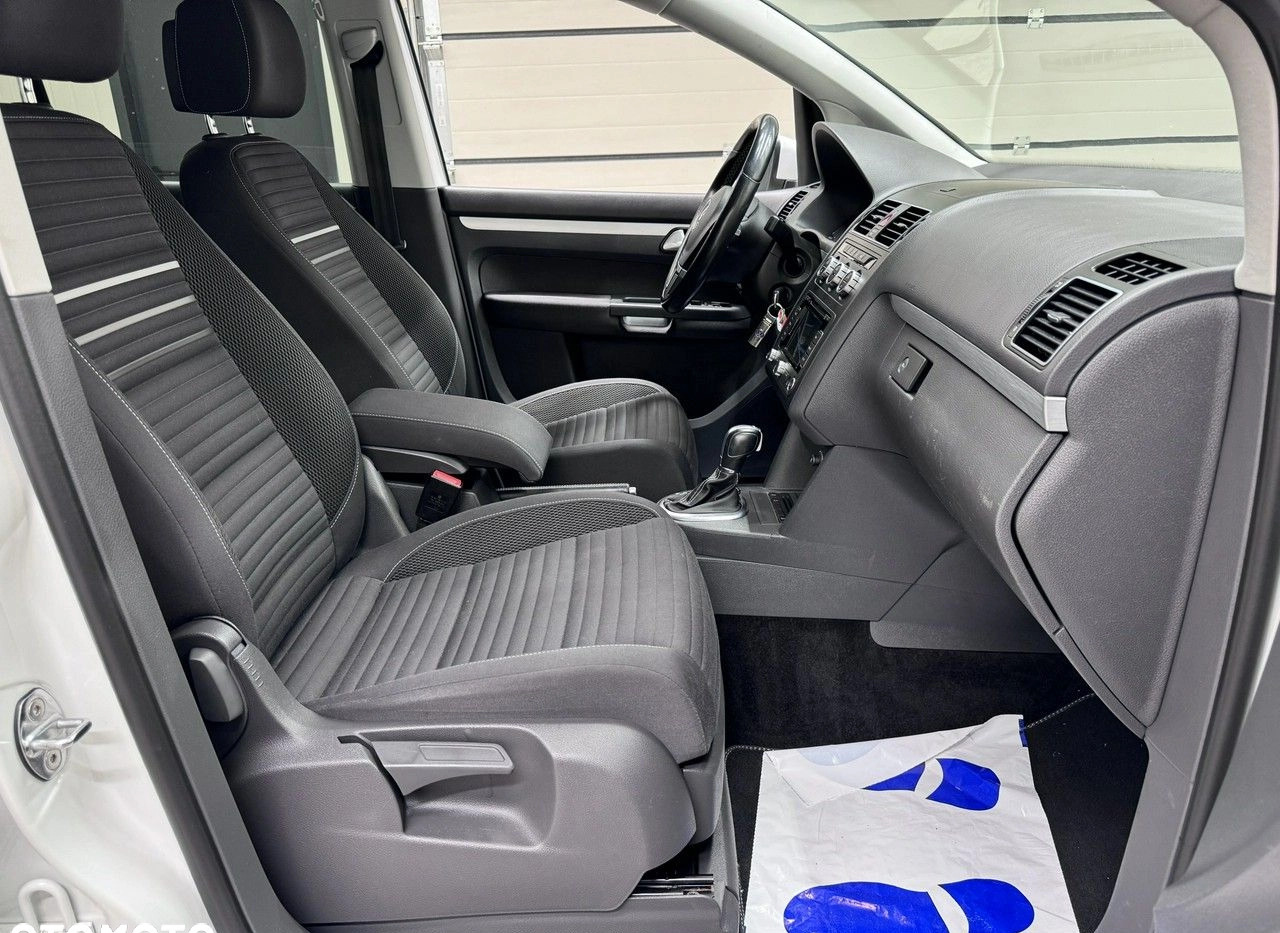 Volkswagen Touran cena 42900 przebieg: 193000, rok produkcji 2015 z Zwierzyniec małe 562